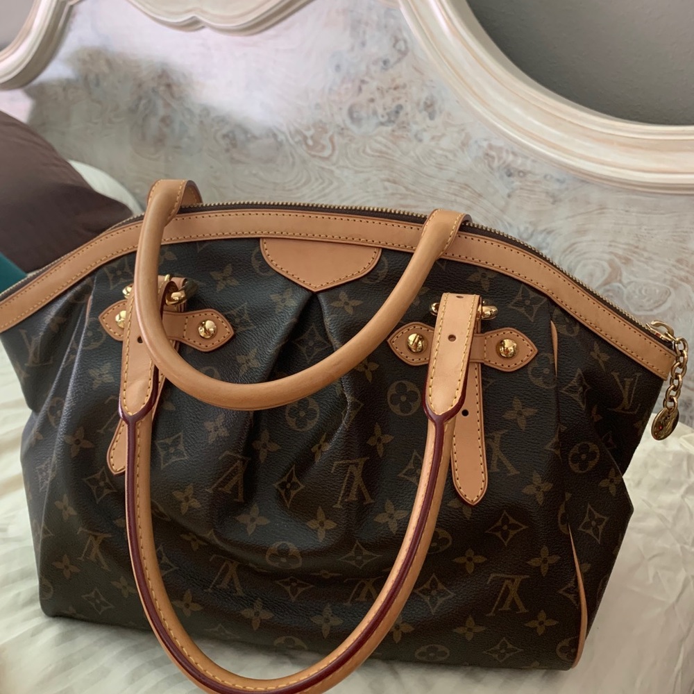 Authentic Louis Vuitton Tivoli